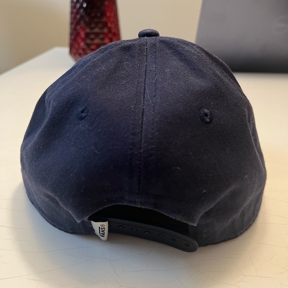 Men’s cap bundle. - Picture 5 of 6